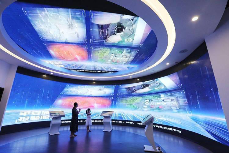 Wide viewing angle display